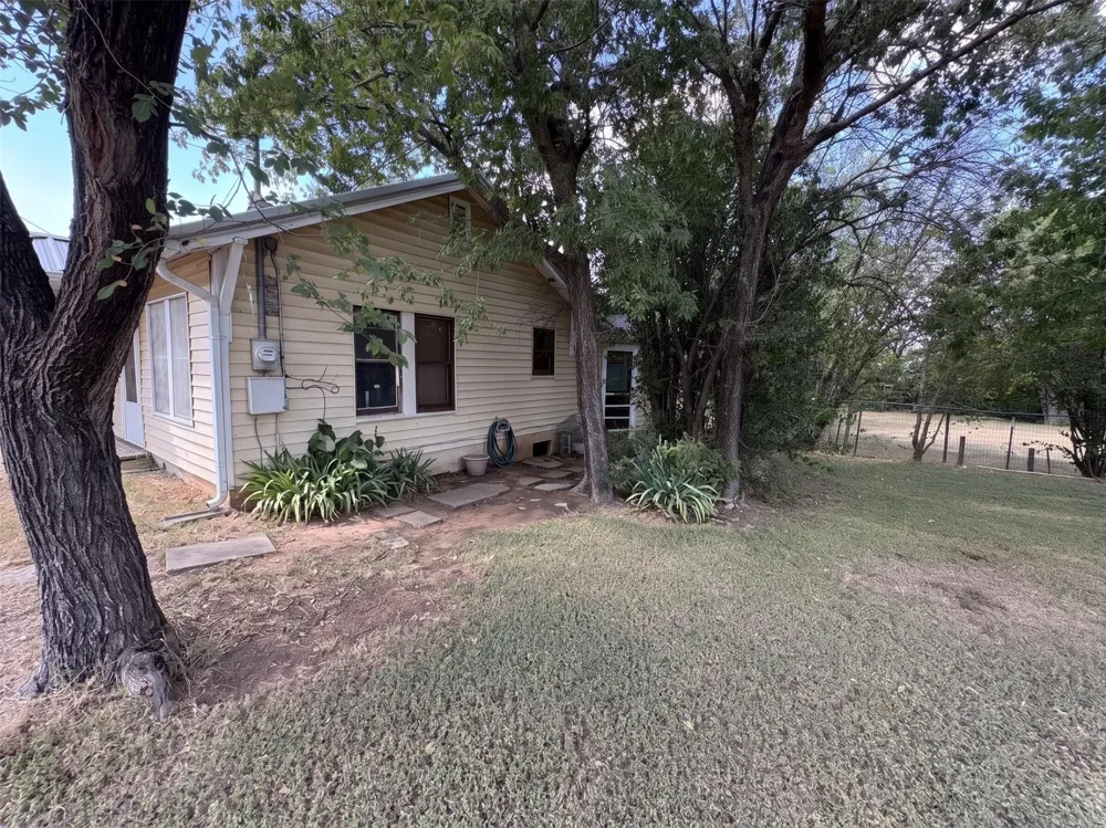 522 7th Street Brownwood, TX 76801