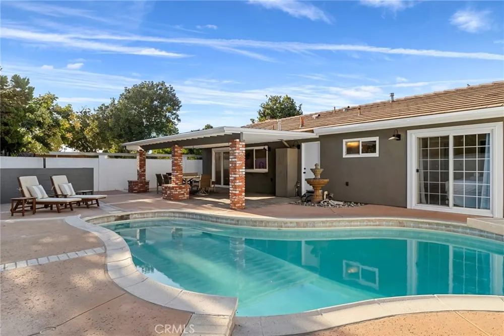 1216 E Clifpark Way Anaheim, CA 92805