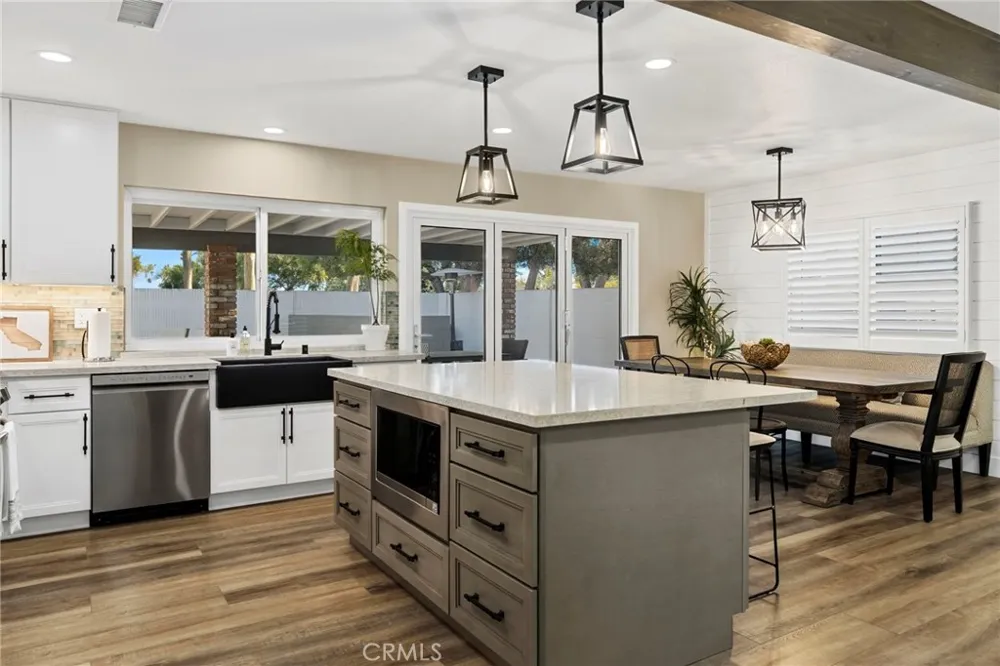 1216 E Clifpark Way Anaheim, CA 92805