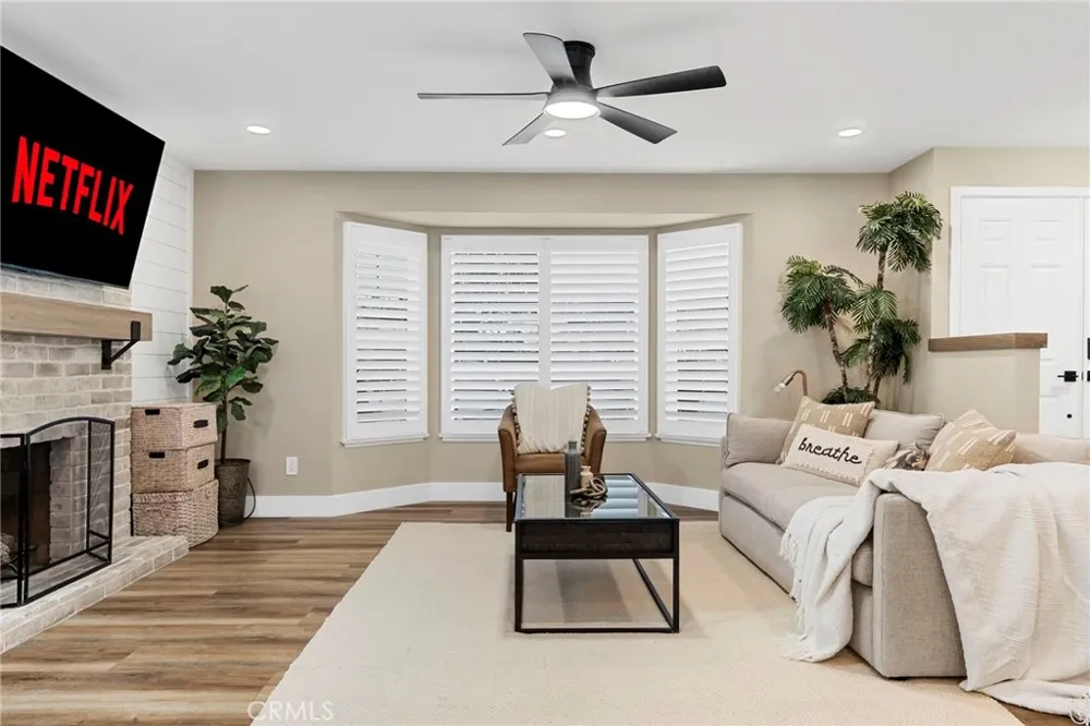 1216 E Clifpark Way Anaheim, CA 92805