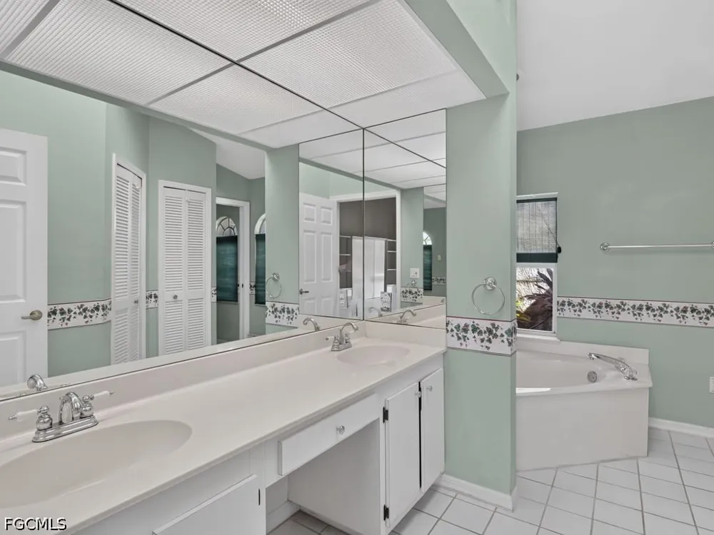 SE 12th Terrace Cape Coral, FL 33990
