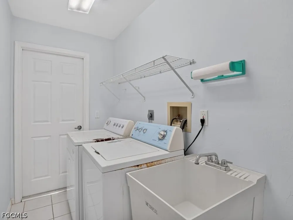 SE 12th Terrace Cape Coral, FL 33990