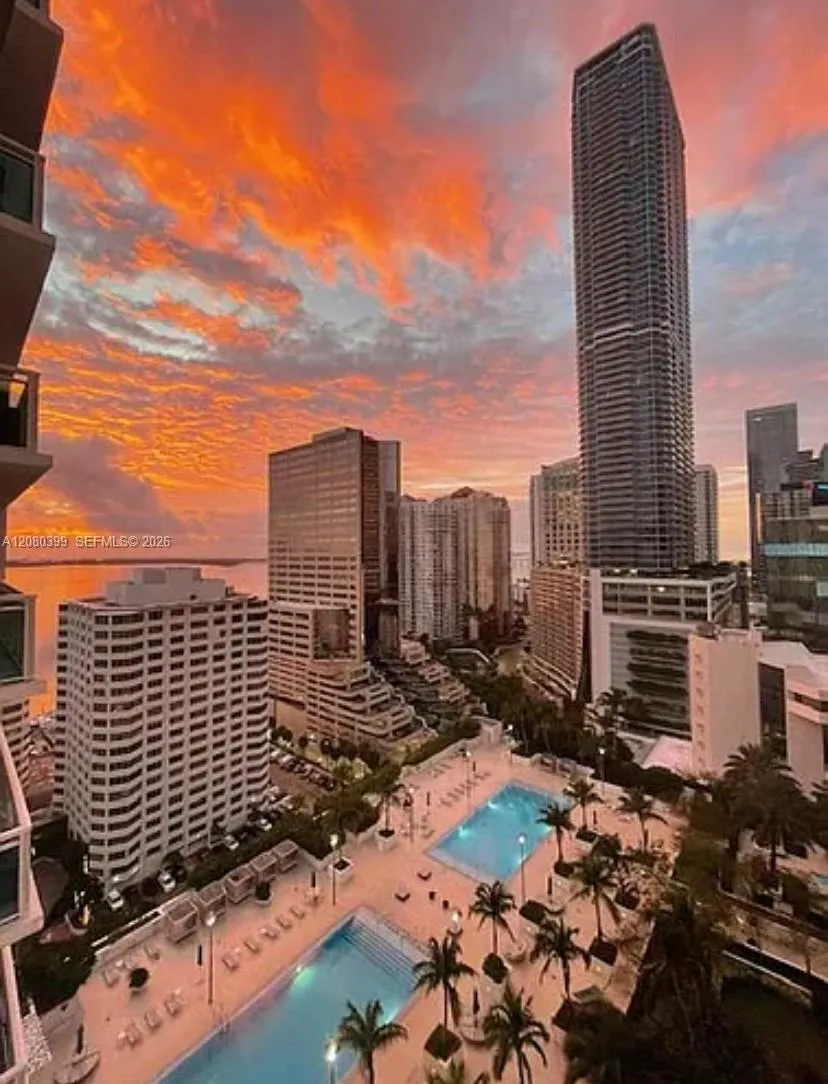 950 Brickell Bay Dr #2203 Miami, FL 33131
