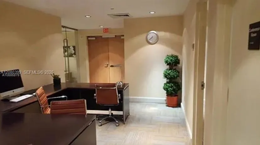 950 Brickell Bay Dr #2203 Miami, FL 33131
