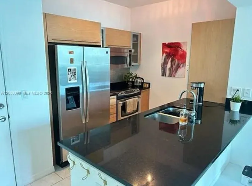950 Brickell Bay Dr #2203 Miami, FL 33131