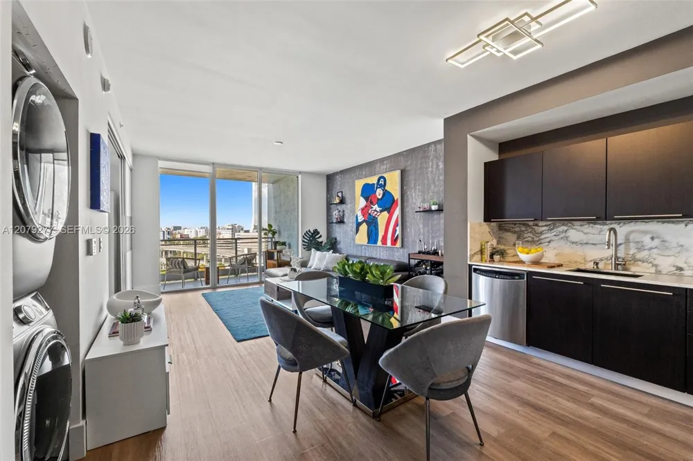 90 SW 3rd St #1506 Miami, FL 33130