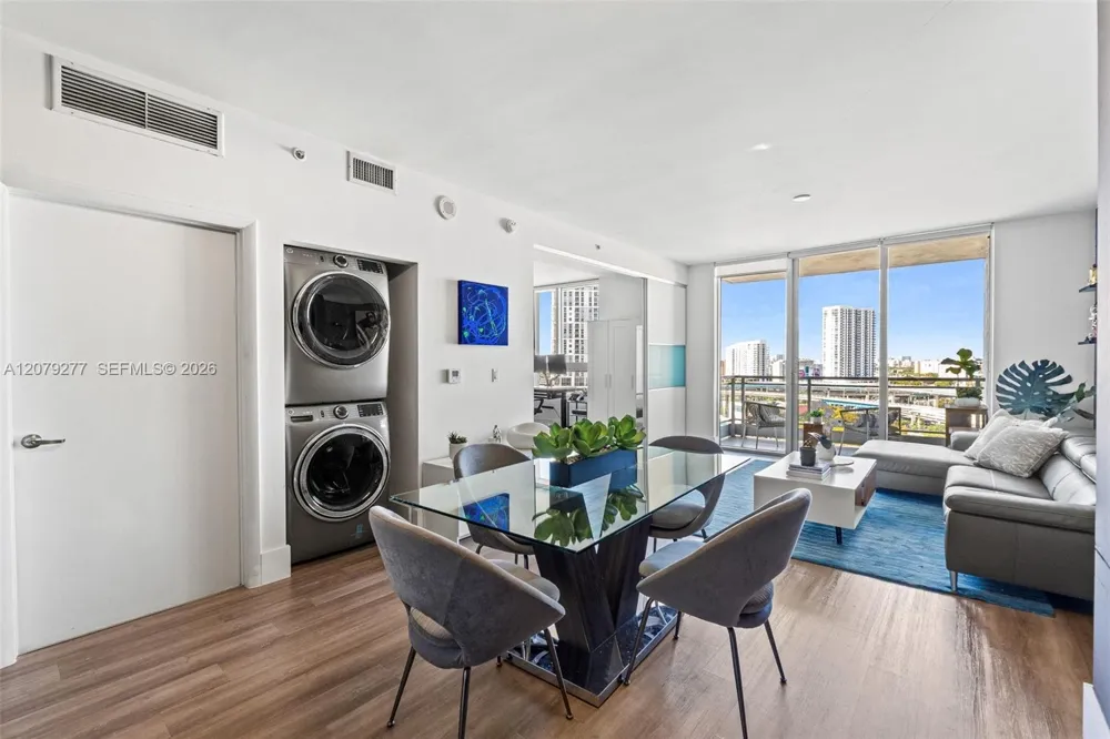 90 SW 3rd St #1506 Miami, FL 33130