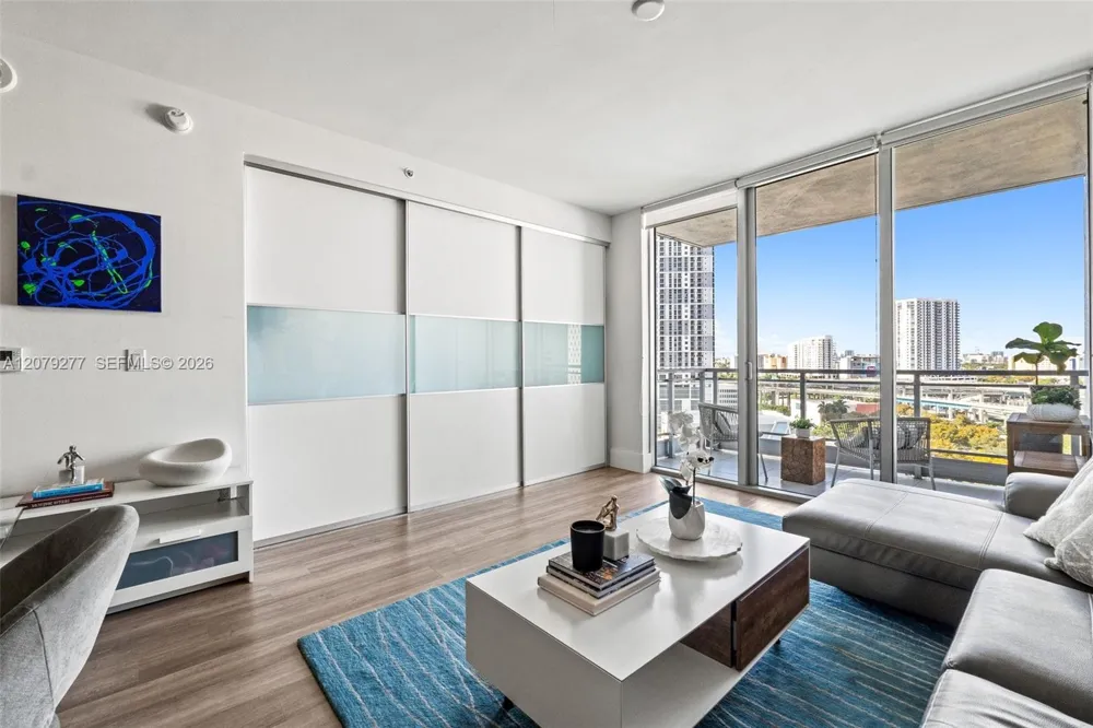 90 SW 3rd St #1506 Miami, FL 33130