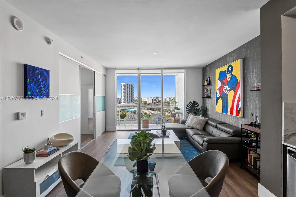 90 SW 3rd St #1506 Miami, FL 33130