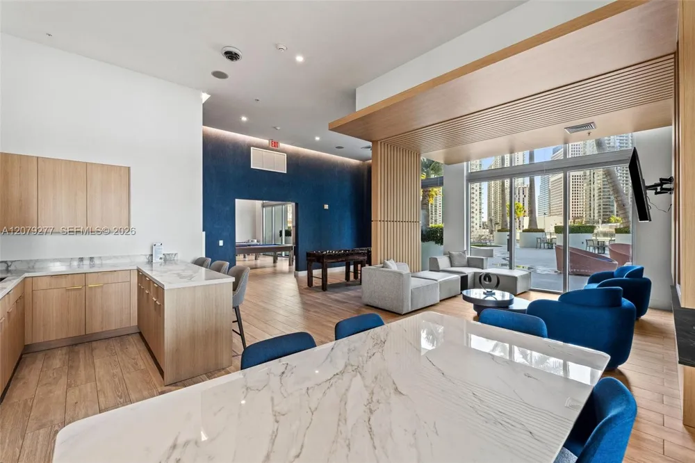 90 SW 3rd St #1506 Miami, FL 33130