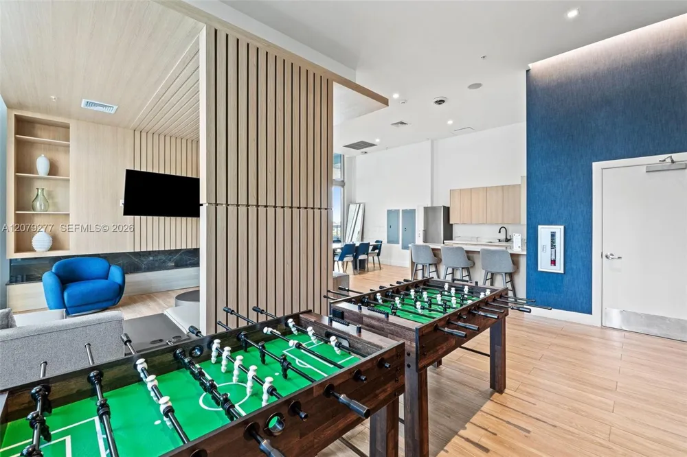 90 SW 3rd St #1506 Miami, FL 33130