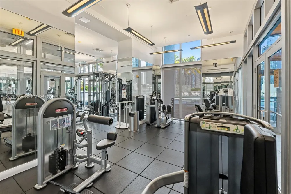 90 SW 3rd St #1506 Miami, FL 33130