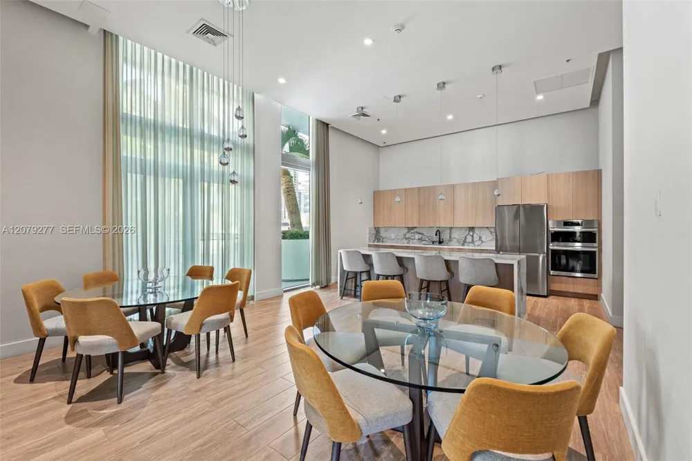 90 SW 3rd St #1506 Miami, FL 33130