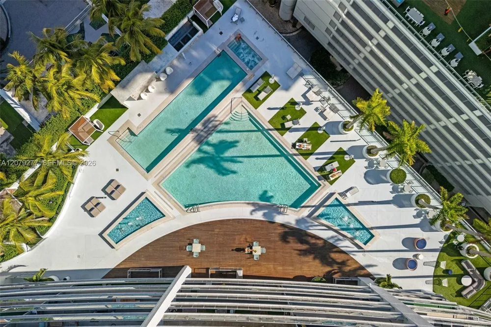 90 SW 3rd St #1506 Miami, FL 33130