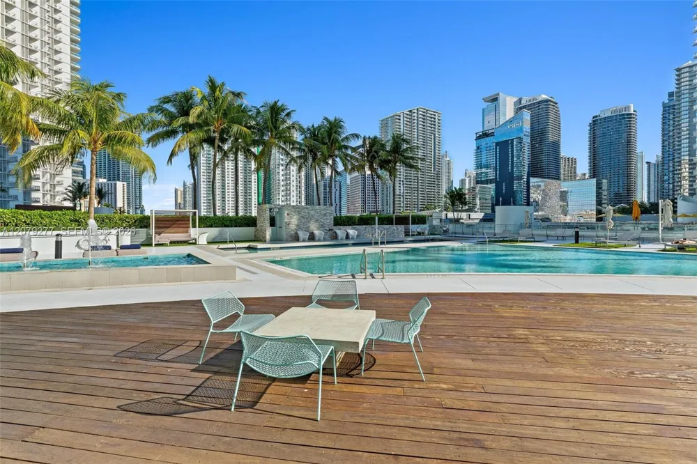 90 SW 3rd St #1506 Miami, FL 33130