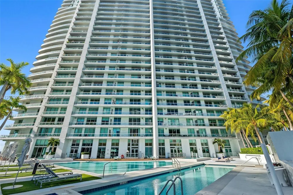 90 SW 3rd St #1506 Miami, FL 33130