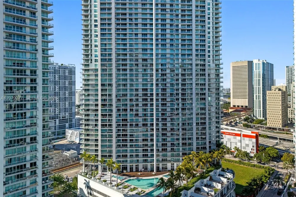 90 SW 3rd St #1506 Miami, FL 33130
