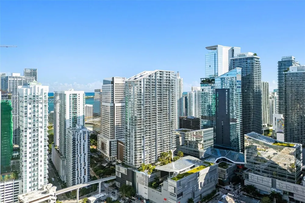 90 SW 3rd St #1506 Miami, FL 33130