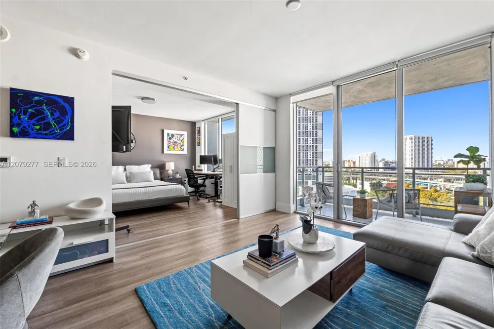 90 SW 3rd St #1506 Miami, FL 33130