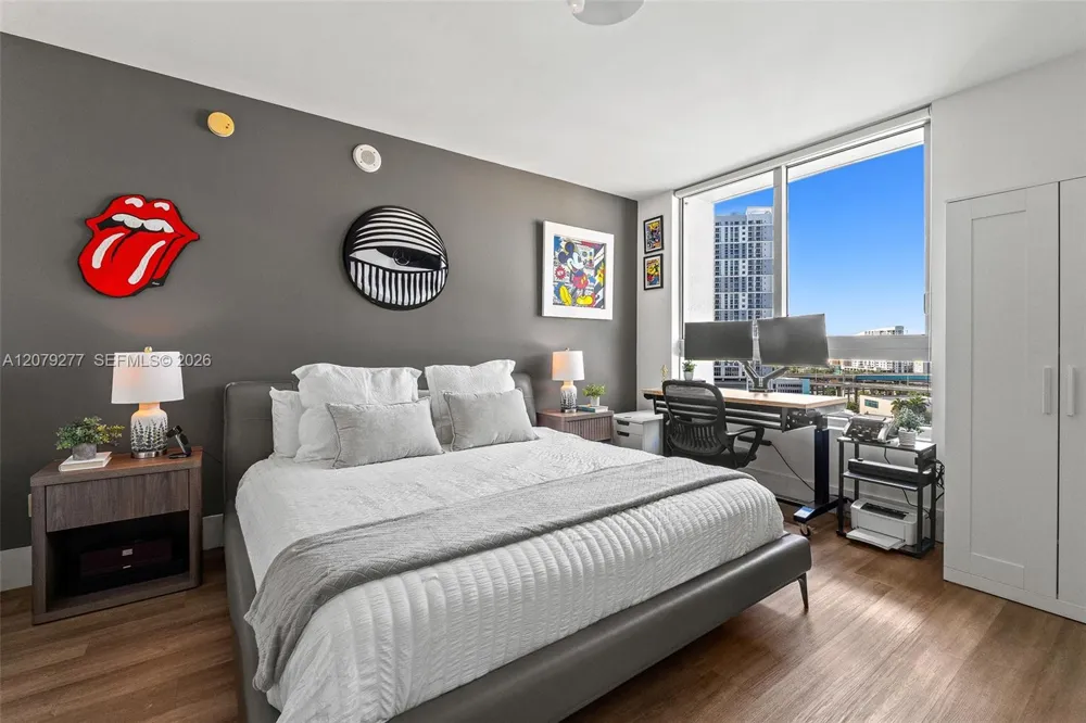90 SW 3rd St #1506 Miami, FL 33130