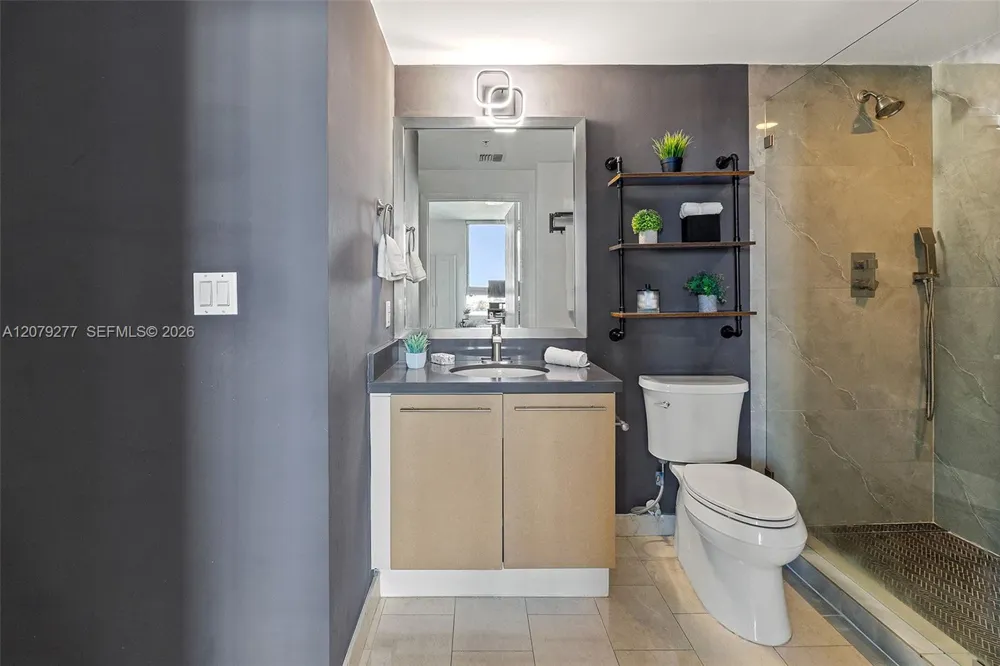 90 SW 3rd St #1506 Miami, FL 33130