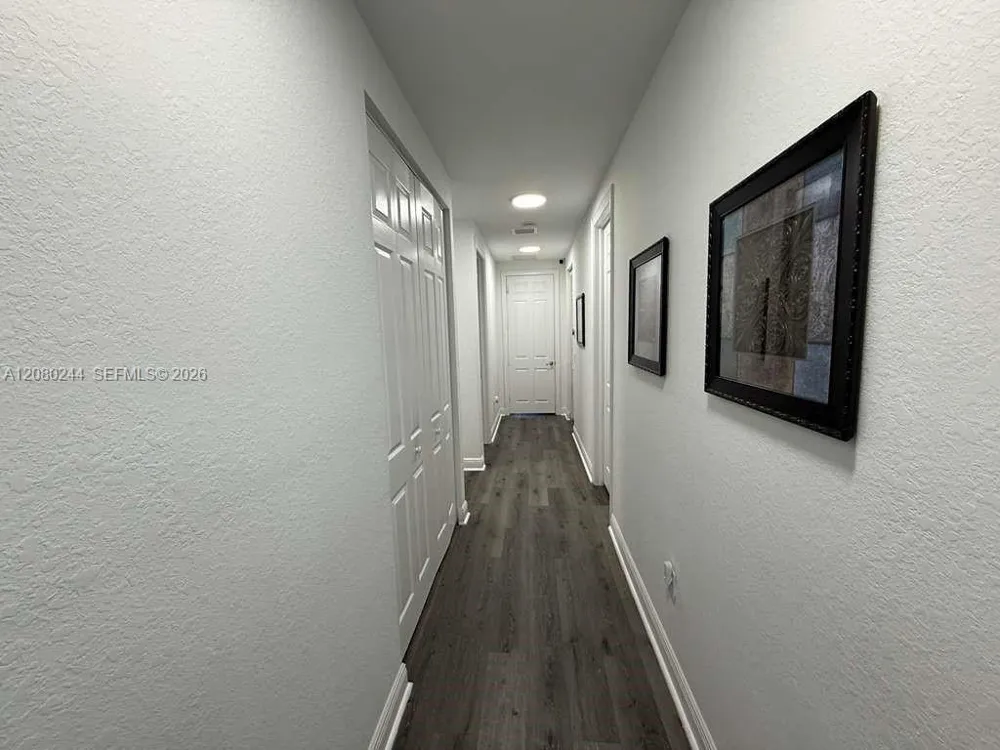 9907 NW 87th Ter Doral, FL 33178