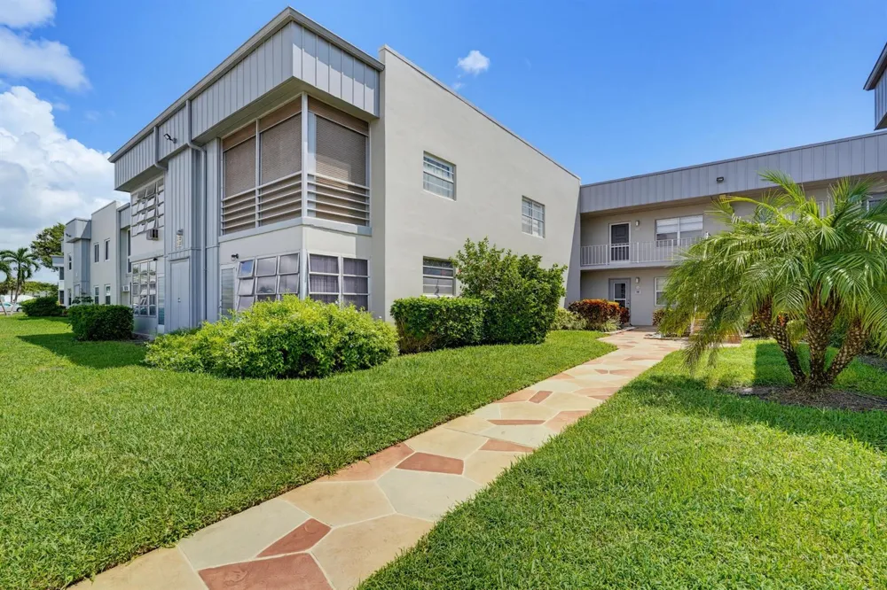 299 FLANDERS G DRIVE #G Delray Beach, FL 33484