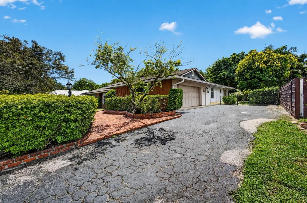 4126 Hickory Drive Palm Beach Gardens, FL 33418
