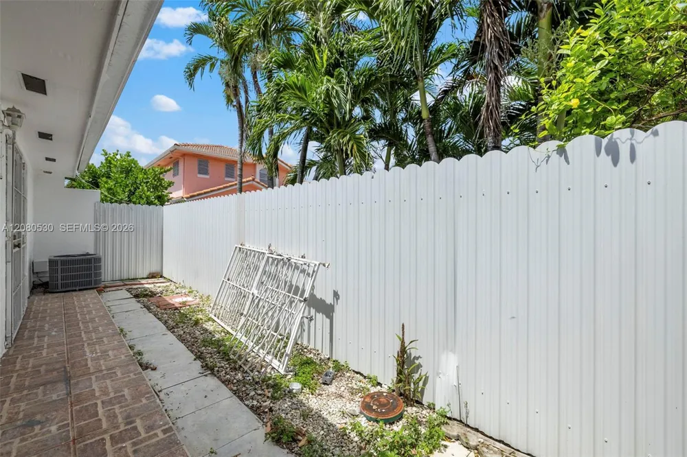 2028 SW 103rd Ct #2028 Miami, FL 33165
