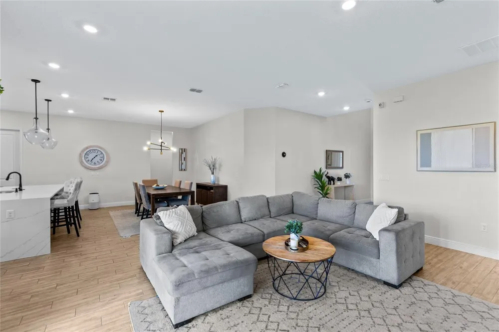 13439 MCMILLAN DRIVE Orlando, FL 32827