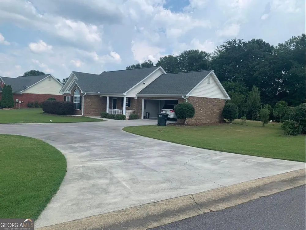 134 Brookstone DR SW Calhoun, GA 30701