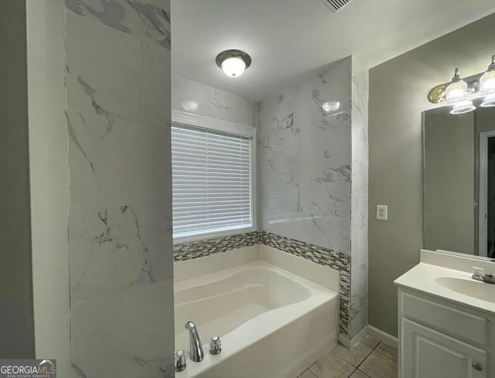 134 Brookstone DR SW Calhoun, GA 30701