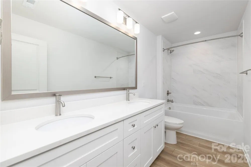 5037 San Francisco Circle Charlotte, NC 28216
