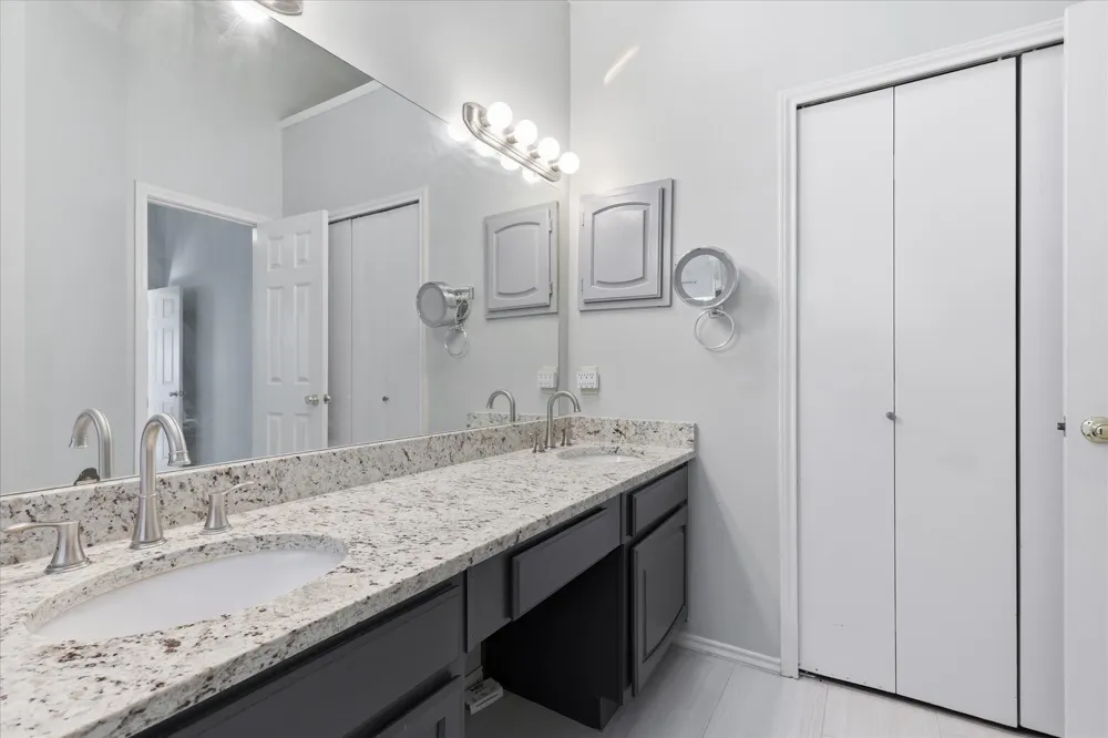 4311 Harvest Hill Road Carrollton, TX 75010