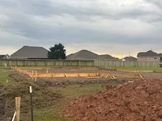 1601 Elm Court Angleton, TX 77515