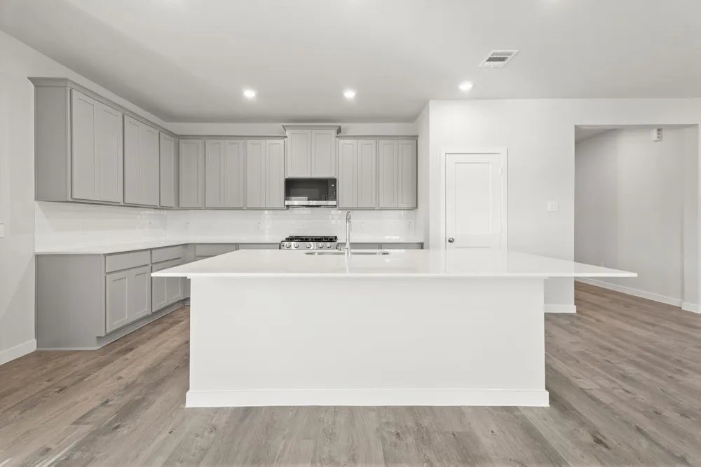 1597 Elm Court Angleton, TX 77515