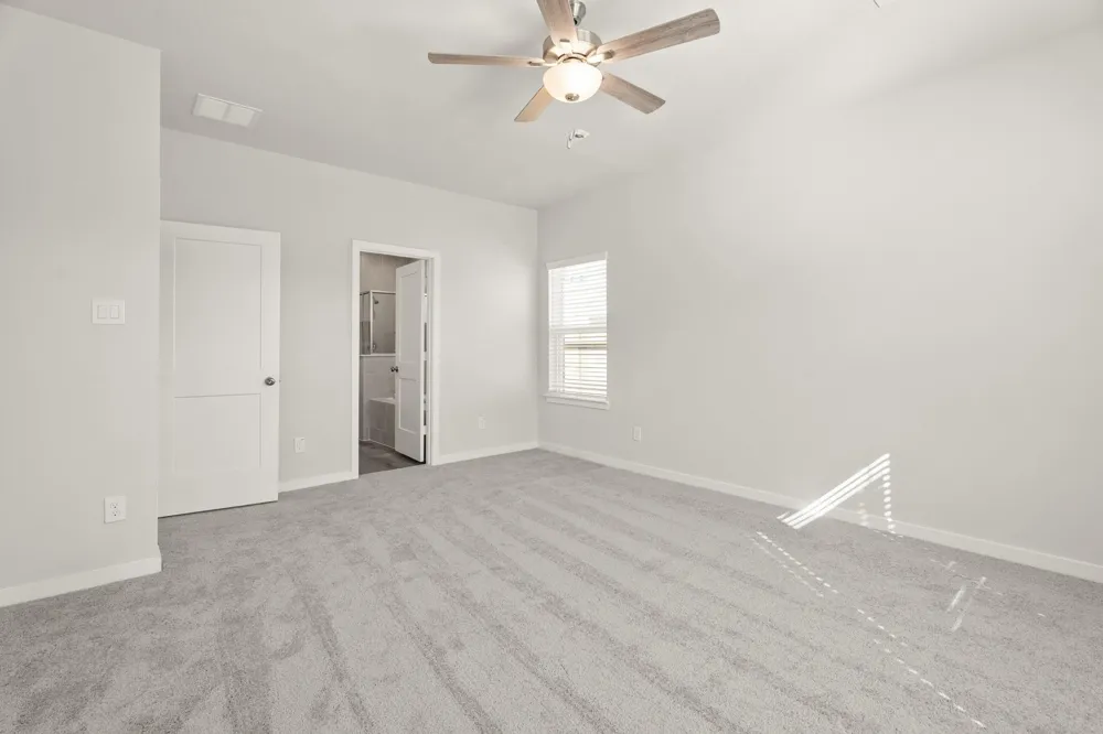 1597 Elm Court Angleton, TX 77515