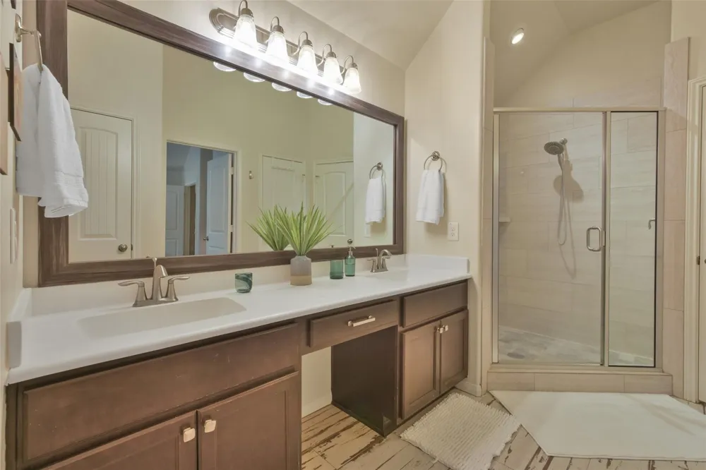 3813 Copper Mountain Montgomery, TX 77356