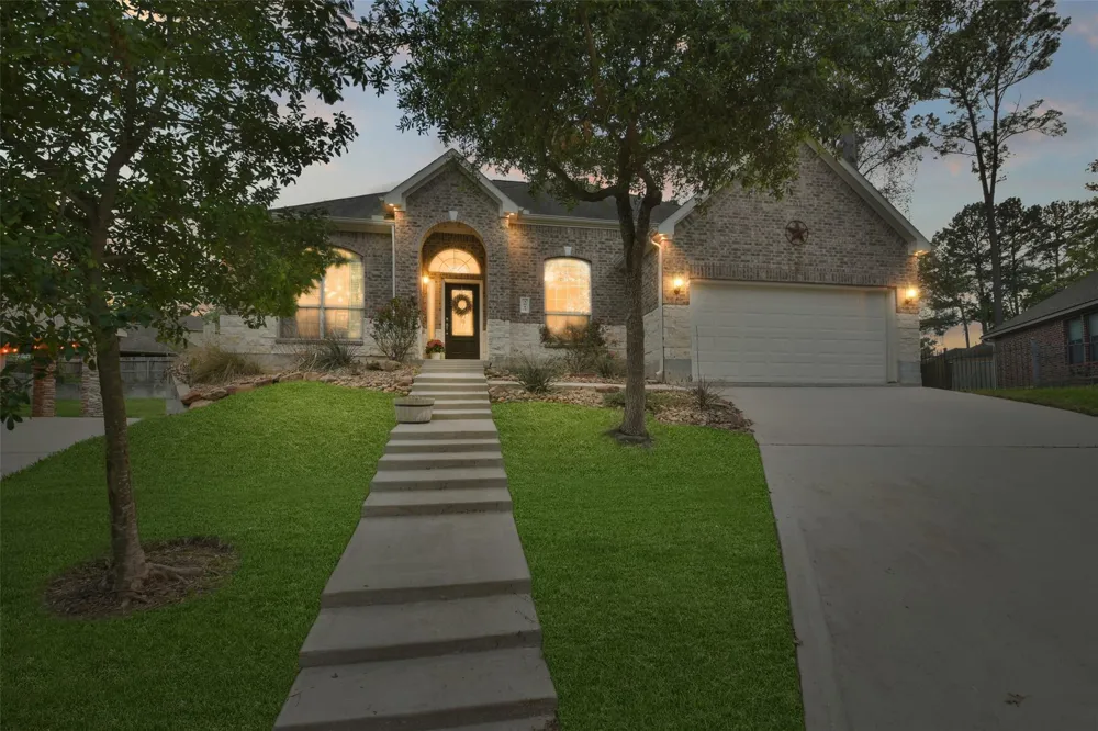 3813 Copper Mountain Montgomery, TX 77356