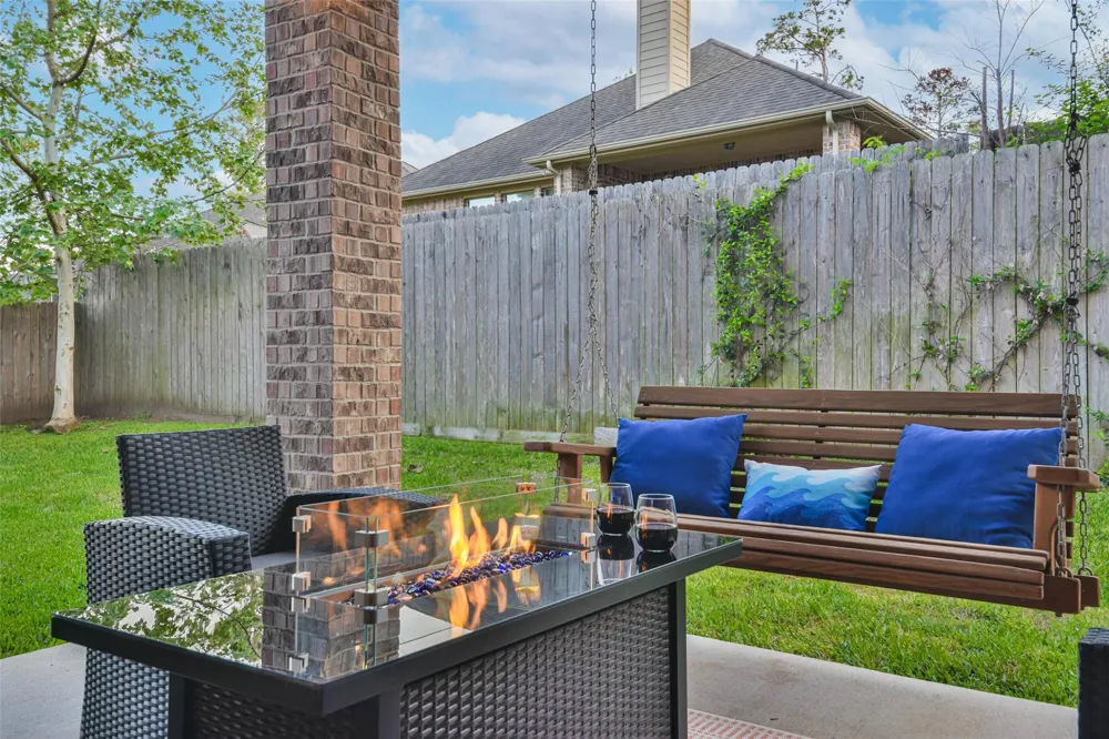 3813 Copper Mountain Montgomery, TX 77356