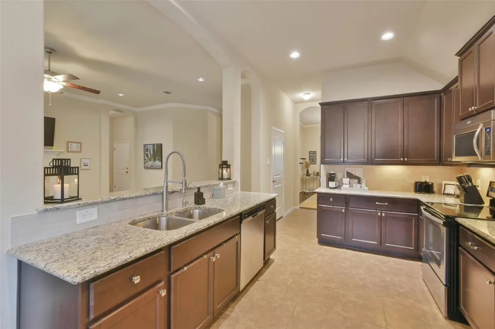 3813 Copper Mountain Montgomery, TX 77356