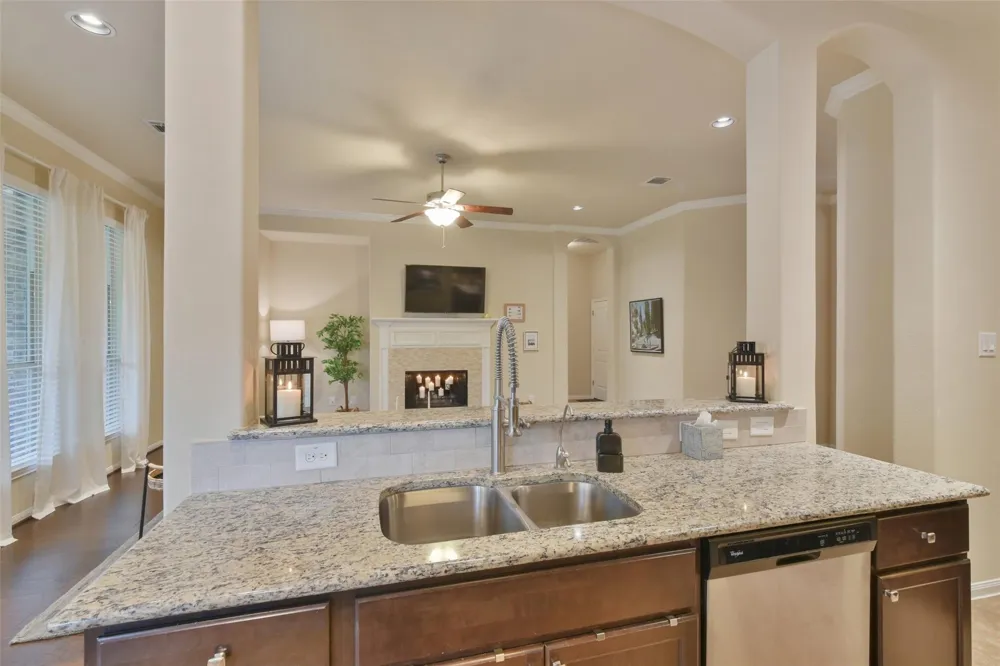 3813 Copper Mountain Montgomery, TX 77356