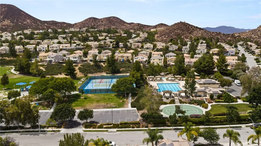 31955 Daisy Field Court Lake Elsinore, CA 92532