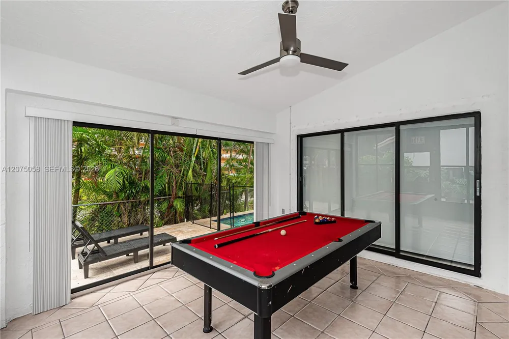 216 SE 9th St Dania Beach, FL 33004