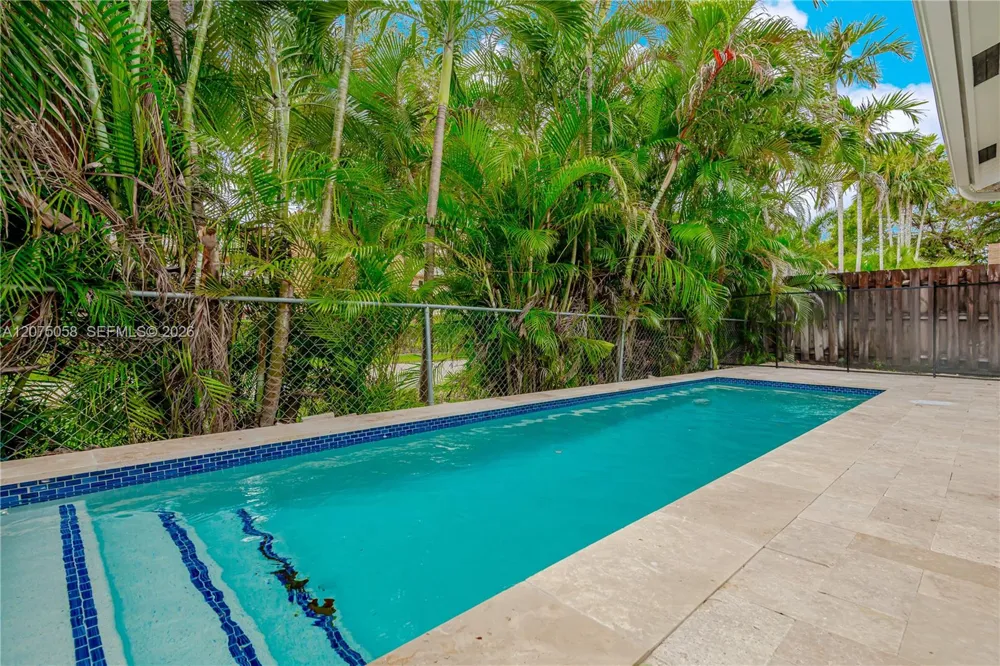 216 SE 9th St Dania Beach, FL 33004