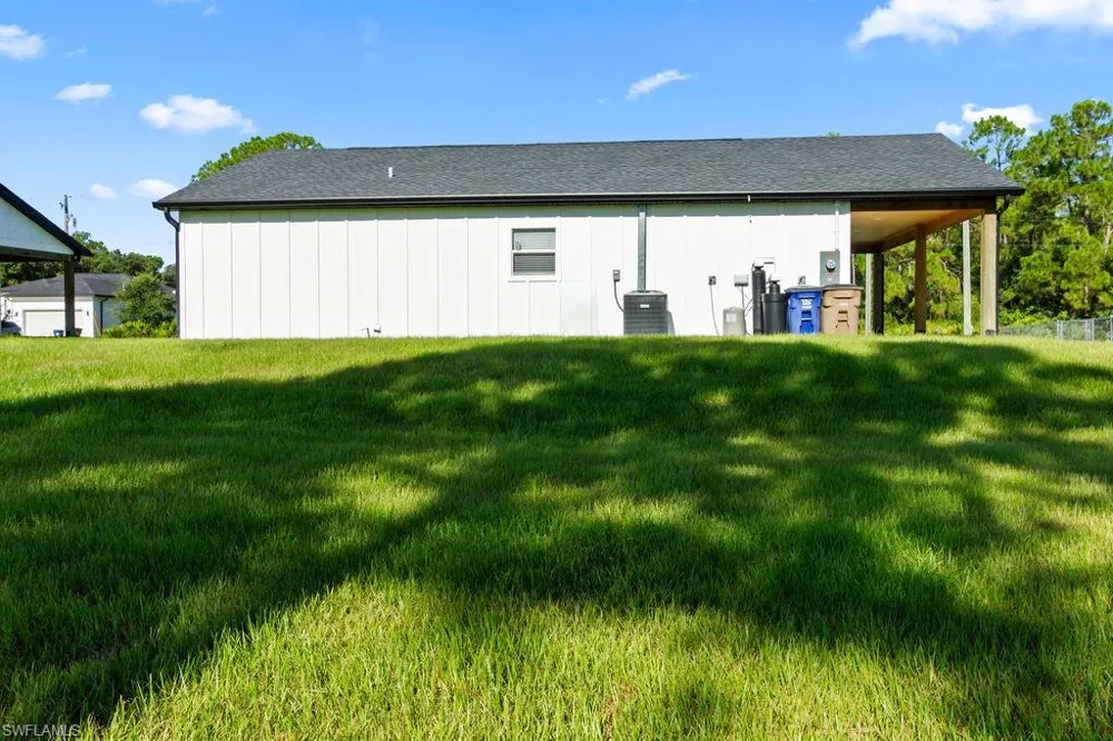 2004 Grayson Avenue Alva, FL 33920