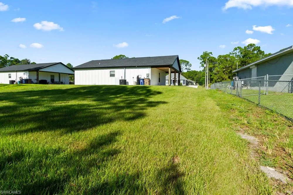 2004 Grayson Avenue Alva, FL 33920
