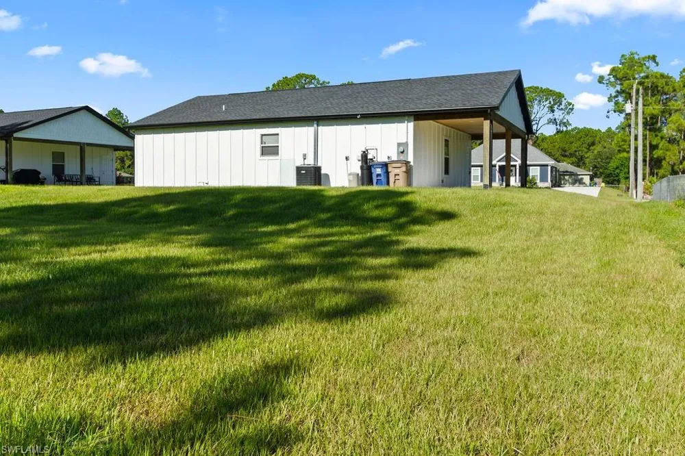 2004 Grayson Avenue Alva, FL 33920