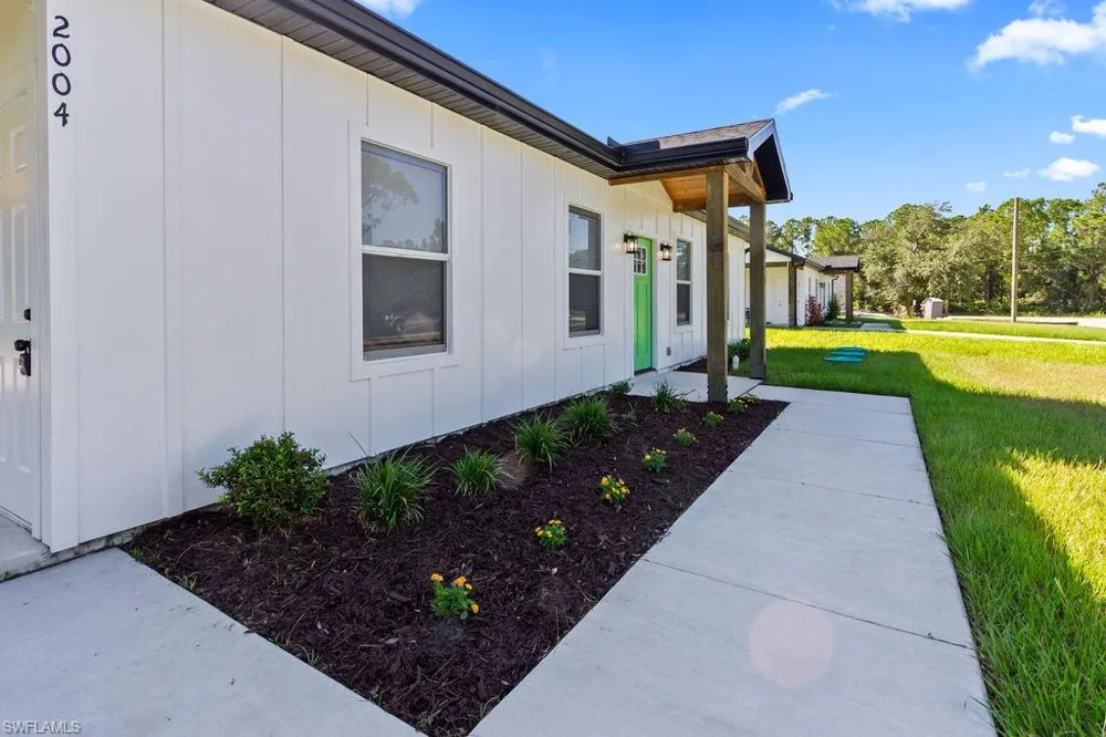 2004 Grayson Avenue Alva, FL 33920