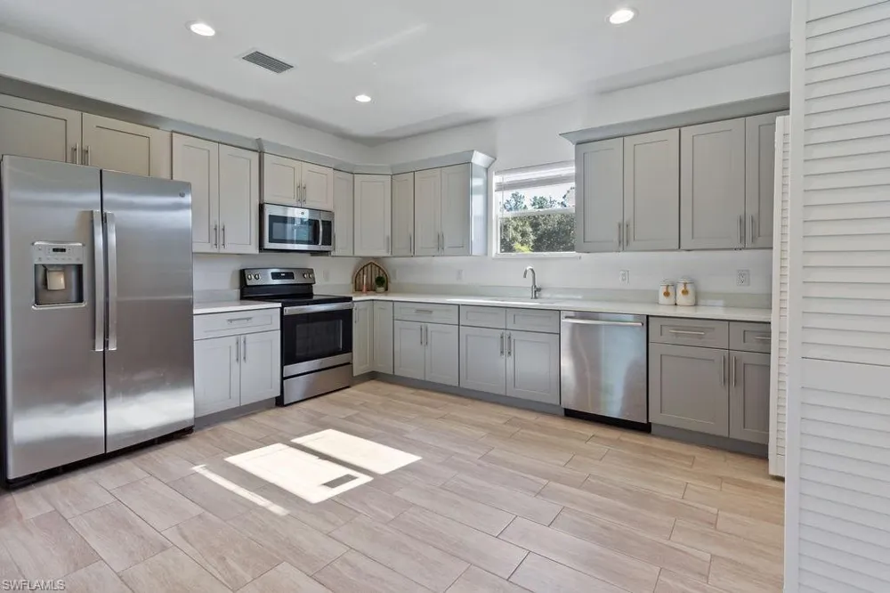 2004 Grayson Avenue Alva, FL 33920